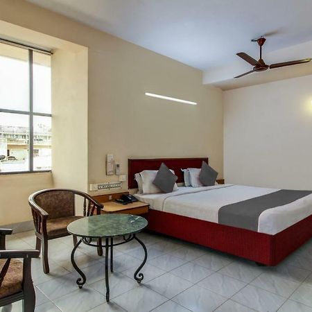 Hotel Saaket Residency ヴィシャーカパトナム エクステリア 写真