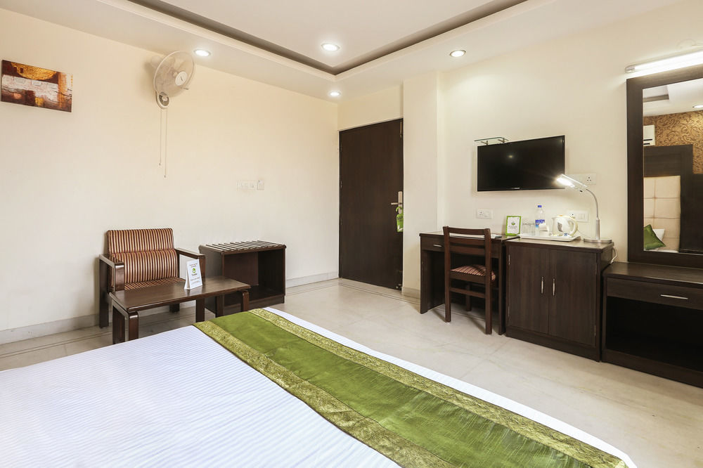 Hotel Saaket Residency ヴィシャーカパトナム エクステリア 写真