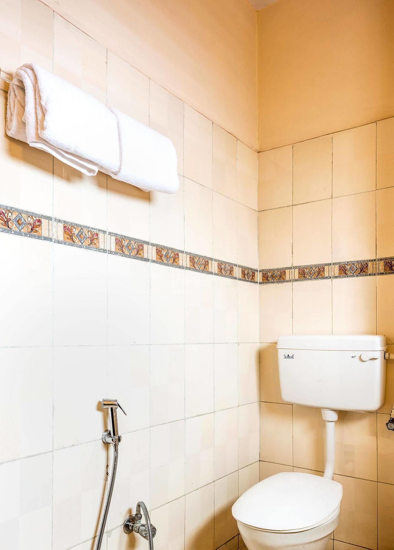 Hotel Saaket Residency ヴィシャーカパトナム エクステリア 写真