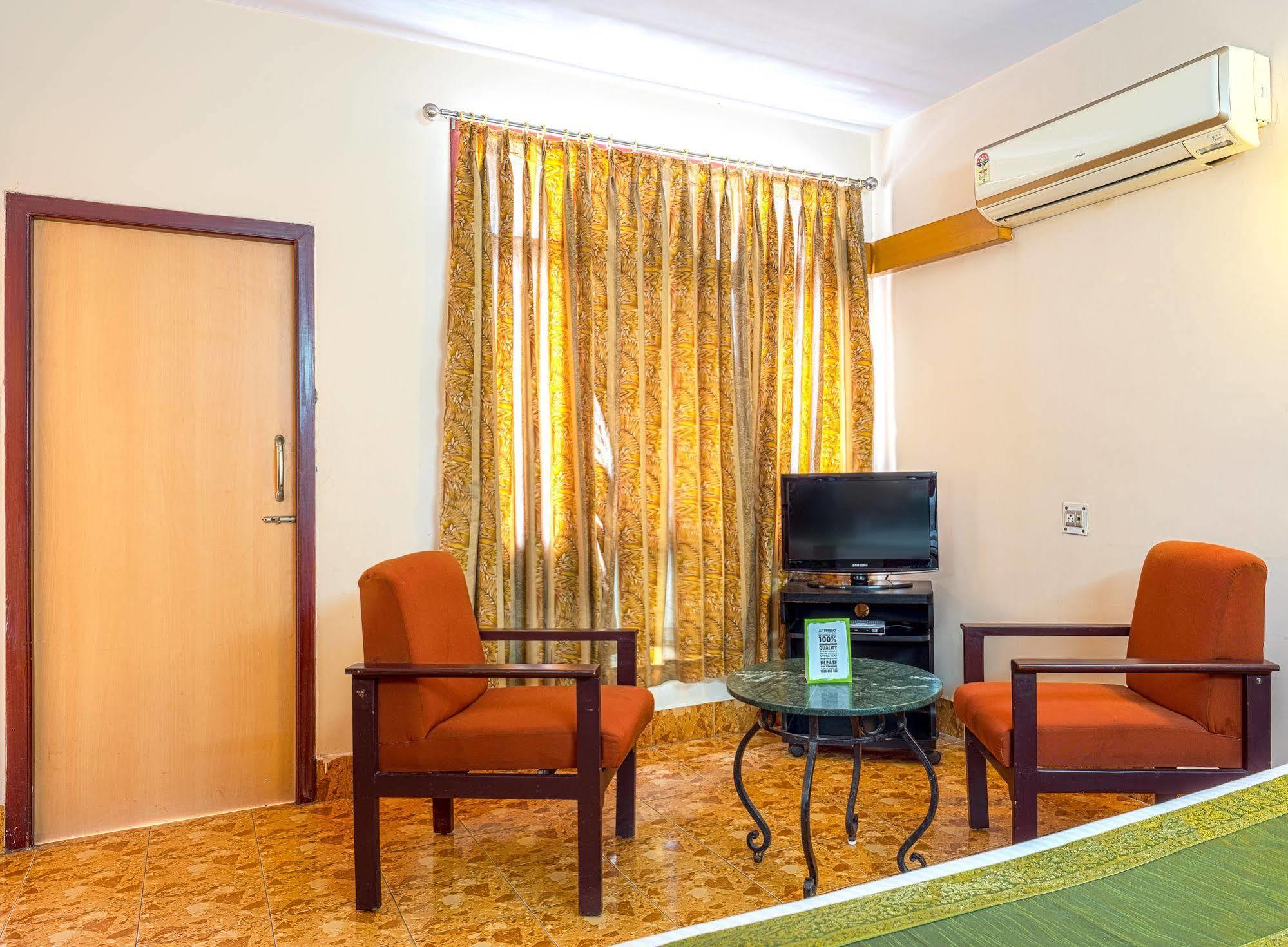 Hotel Saaket Residency ヴィシャーカパトナム エクステリア 写真