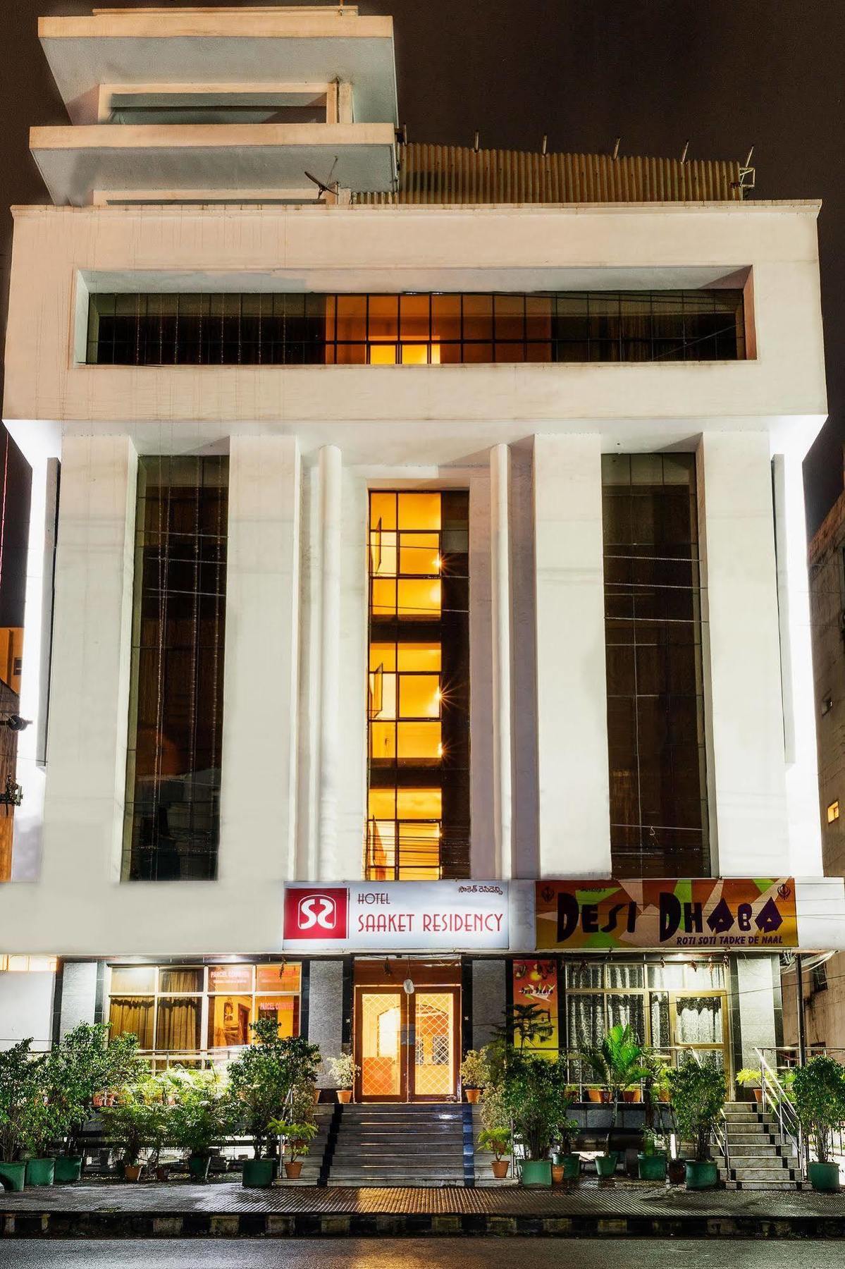 Hotel Saaket Residency ヴィシャーカパトナム エクステリア 写真