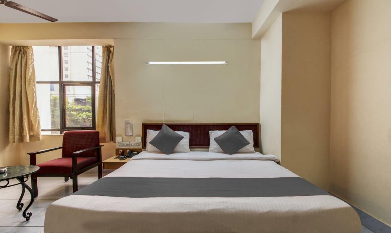 Hotel Saaket Residency ヴィシャーカパトナム エクステリア 写真
