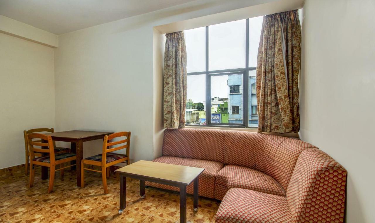 Hotel Saaket Residency ヴィシャーカパトナム エクステリア 写真