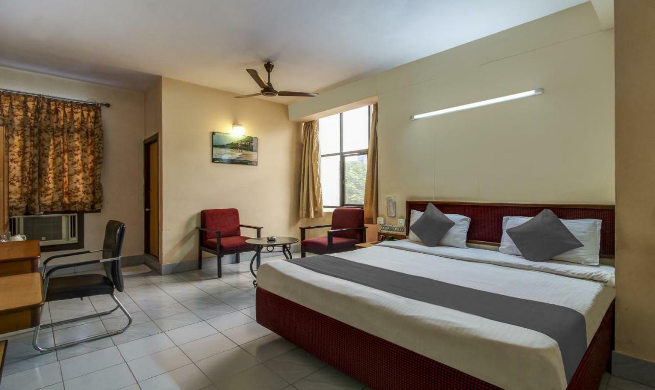 Hotel Saaket Residency ヴィシャーカパトナム エクステリア 写真