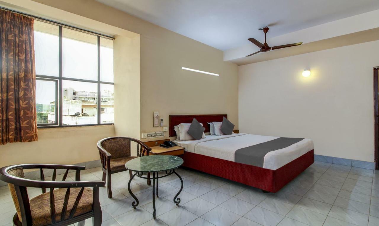 Hotel Saaket Residency ヴィシャーカパトナム エクステリア 写真